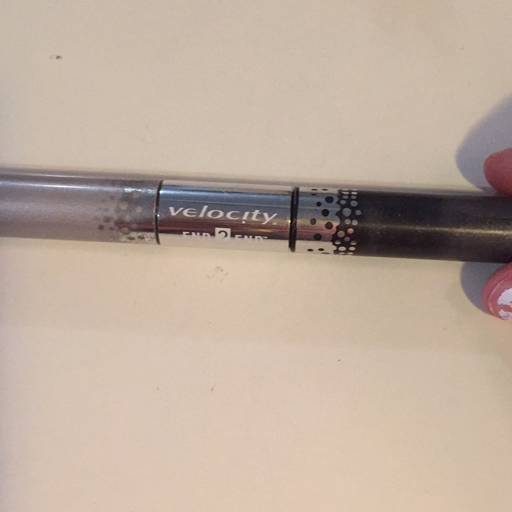 2 end eyeliner